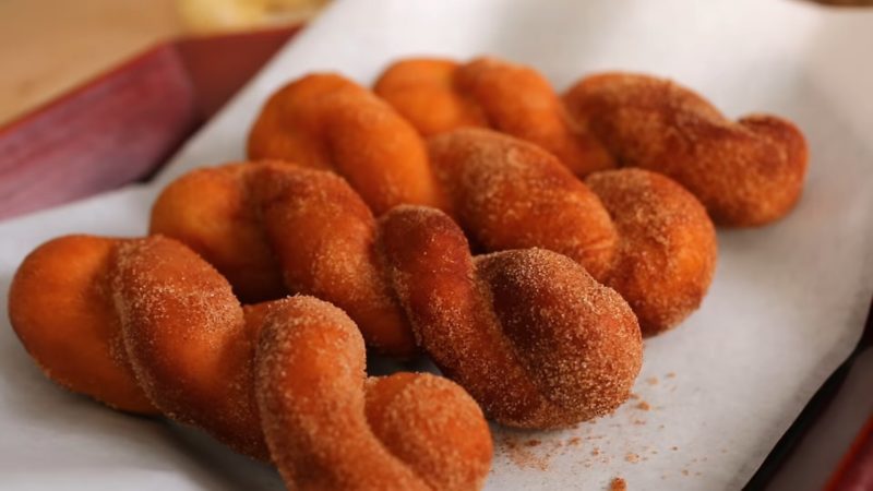 Рецепт смачних і приголомшливих кручених пончиків