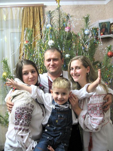Дмитрий Ярош с детьми