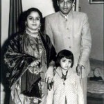Shah Rukh Khan's Parents And His Sister's Childhood Photo