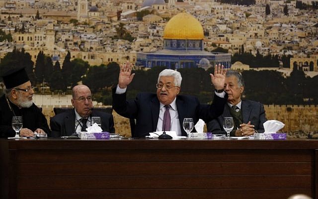 Il discorso di ieri all'Olp di Abu Mazen  (Foto: Afp)